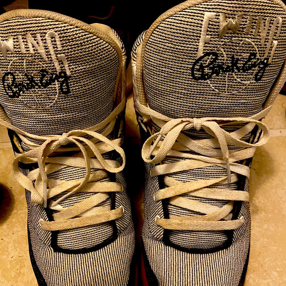 Ewing 33 basketball shoes